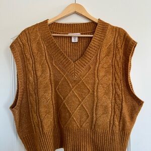 Sincerely Jules Cable Knit V-Neck Crop Top - Tan
